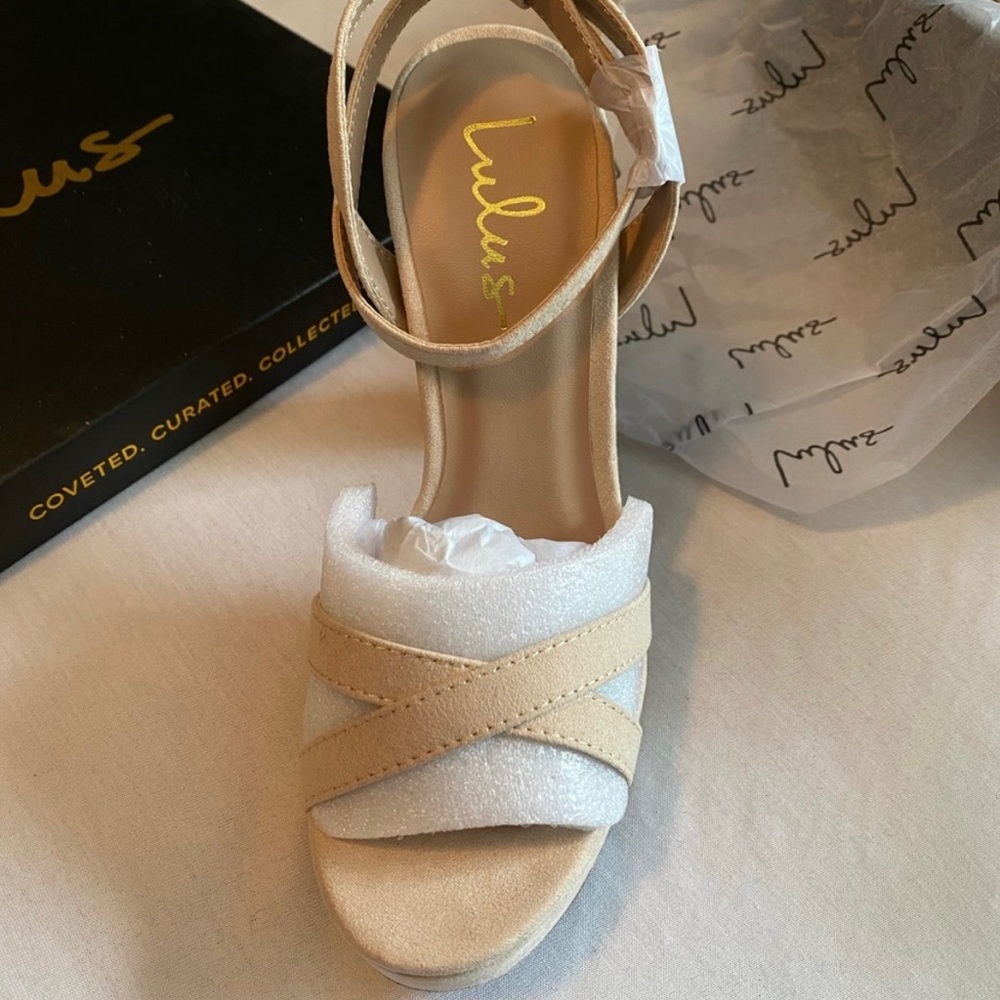 Lulu’s Nude/Cream Heels size 7 - Picture 4 of 7